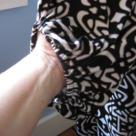 Laundry by Shelli Segal Patterned Dress - Picture 3 of 4